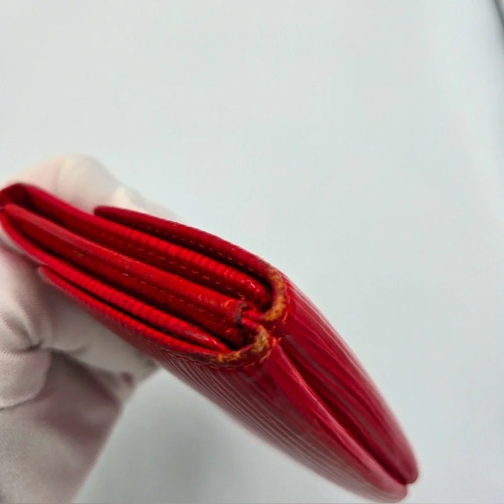 LOUIS VUITTON Red Epi Leather Wallet w/Box, Gift Card, Tag, & Ribbon, EUC